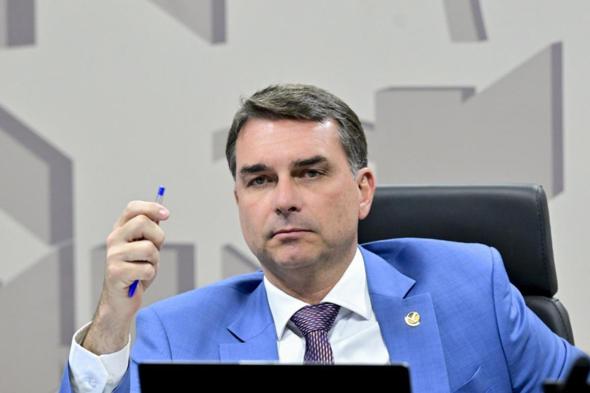 Fl&aacute;vio Bolsonaro reage a Kassab e diz que "PSD &eacute; Lula"