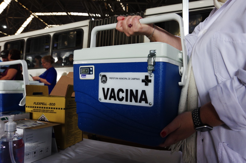 Prefeitura de Campinas acerta ao descentralizar vacina&ccedil;&atilde;o contra a gripe em terminais de &ocirc;nibus
