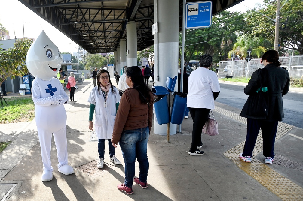 Vacina contra gripe chega aos terminais de &ocirc;nibus de Campinas nesta semana
