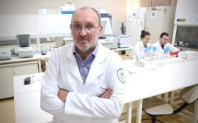 "N&oacute;s temos uma vacina segura e eficaz"