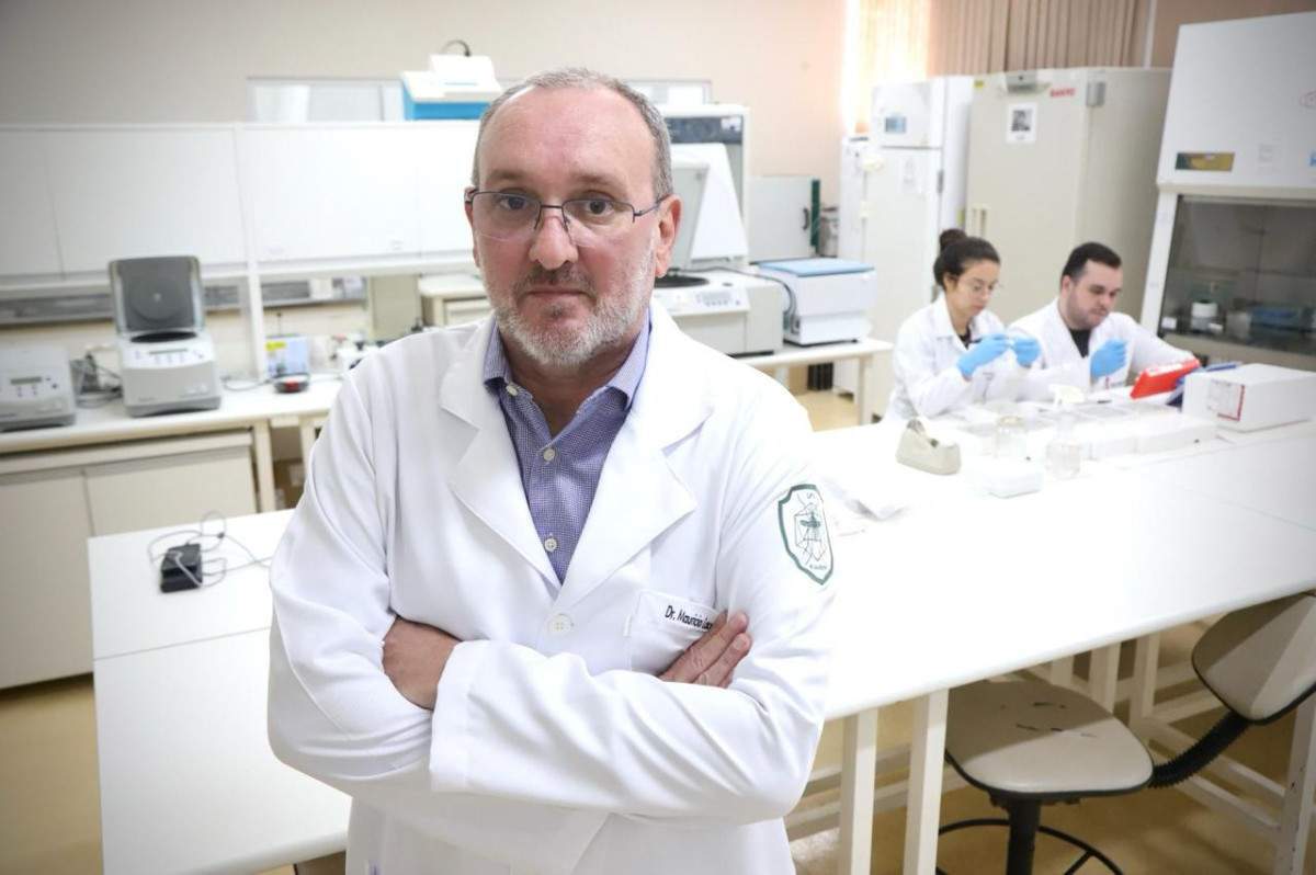 "N&oacute;s temos uma vacina segura e eficaz"