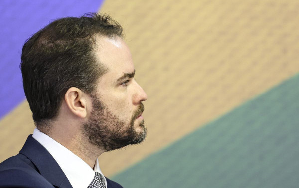 Sal&aacute;rio m&iacute;nimo de 2027 pode chegar a R$ 1.741 e elevar gastos em R$ 49,6 bilh&otilde;es