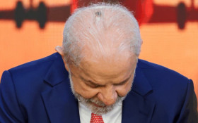 Lula termina radioterapia e relata "cura definitiva" de c&acirc;ncer de pele