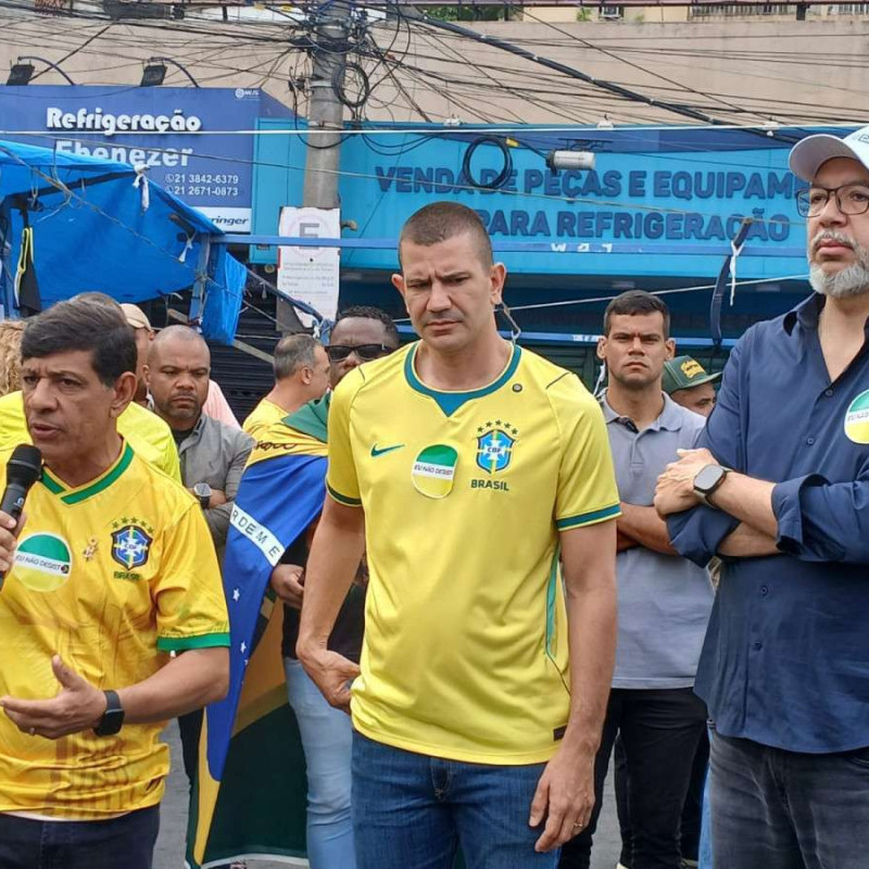 Marcelo Dino ajuda Douglas e Fl&aacute;vio a vencerem em Caxias