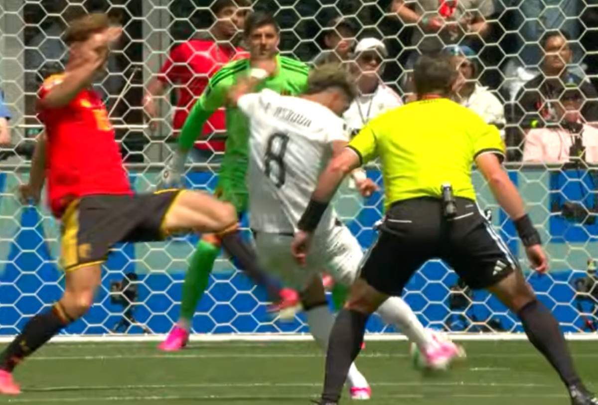 Ashour chutou forte para marcar para o Egito