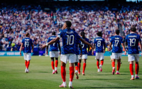 Ap&oacute;s susto no 1&ordm; tempo, Fran&ccedil;a bate o Senegal por 3 a 1