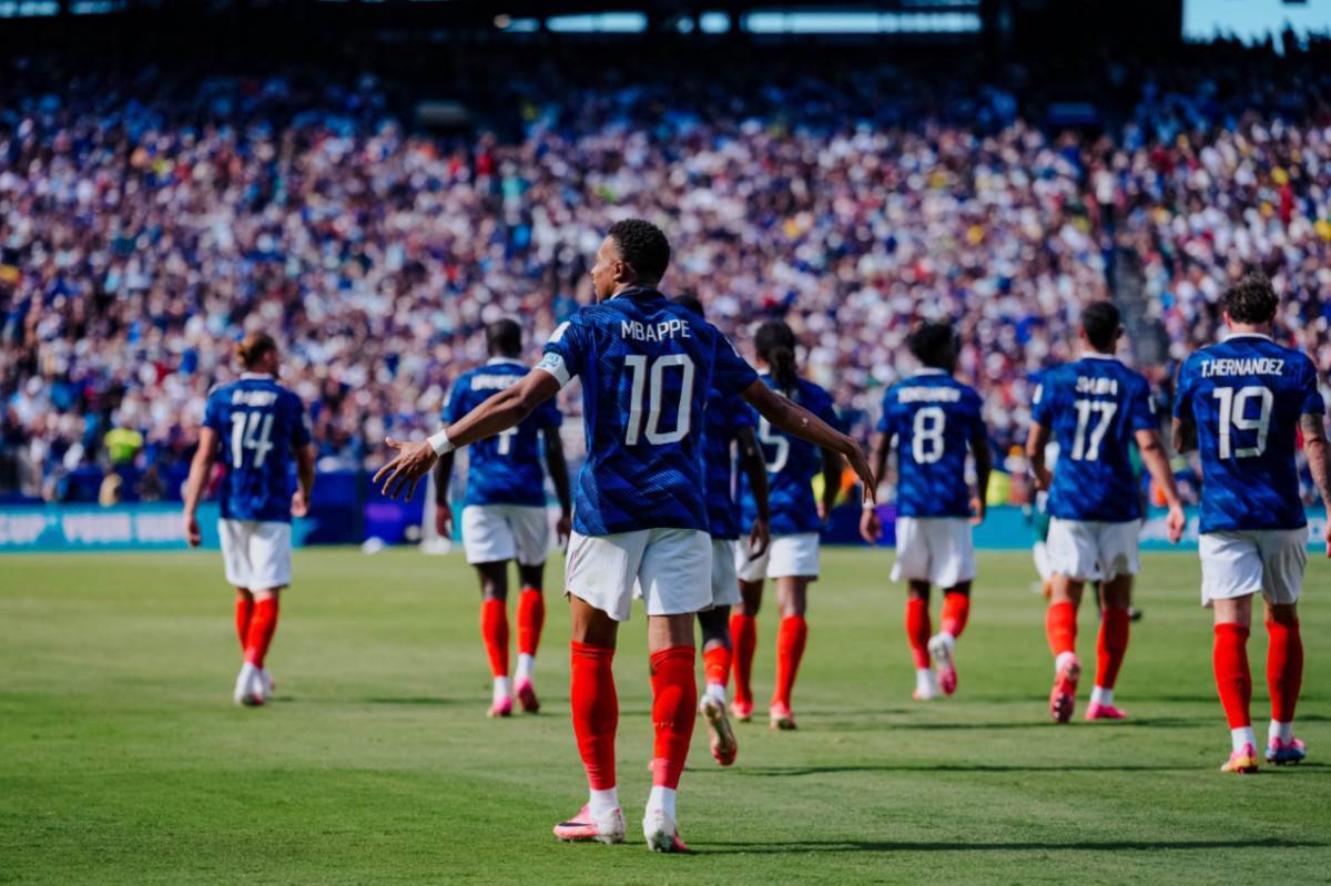 Ap&oacute;s susto no 1&ordm; tempo, Fran&ccedil;a bate o Senegal por 3 a 1