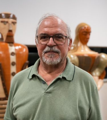 Mostra na PUC‑Campinas une arte, argila e espiritualidade