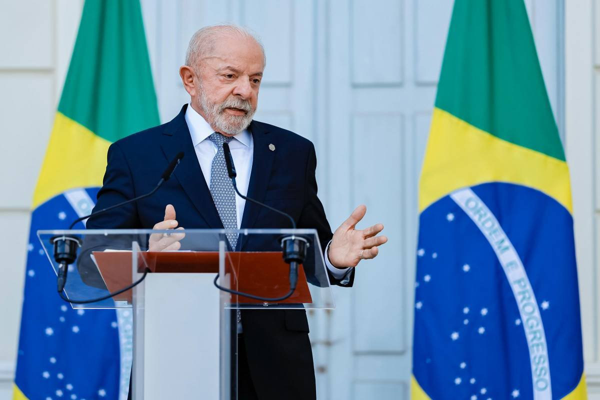 Lula para Trump: "N&atilde;o se meta na elei&ccedil;&atilde;o brasileira"