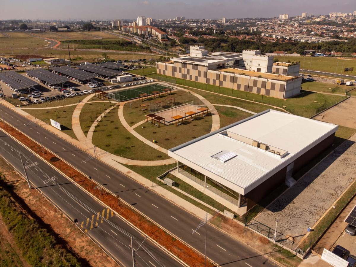 Pr&eacute;dio novo de servi&ccedil;os do Poupatempo recebe vistoria