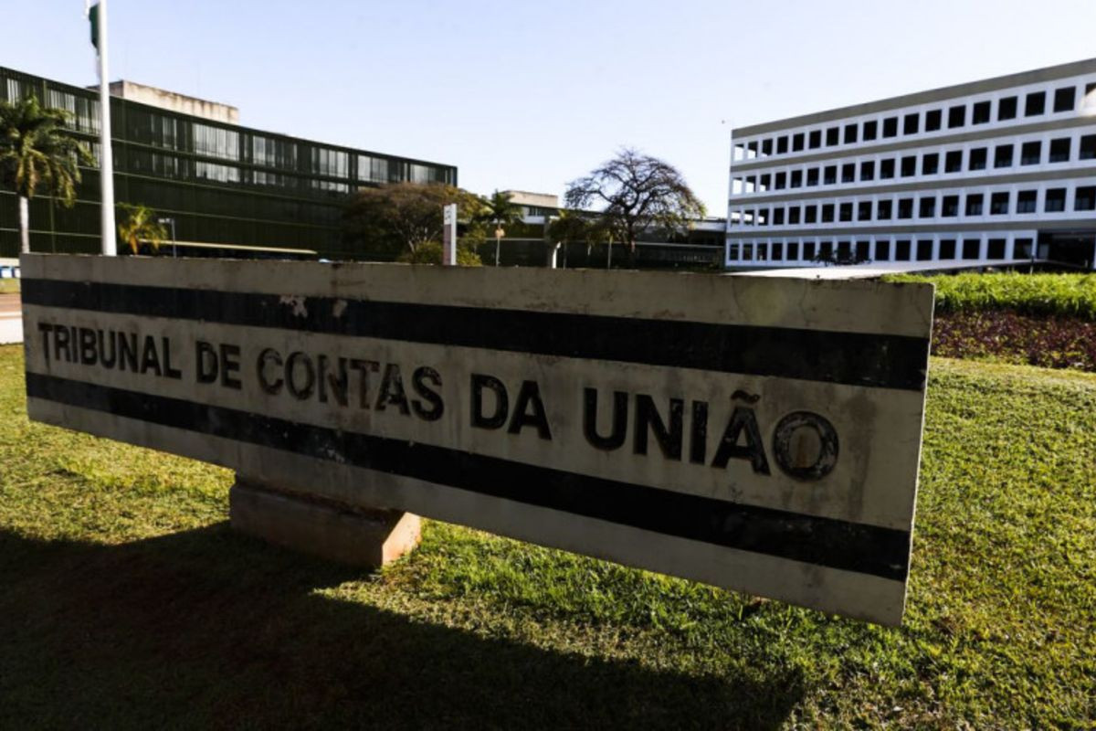 Ap&oacute;s alerta da CGU, minist&eacute;rio reduz licita&ccedil;&atilde;o em R$ 2 milh&otilde;es