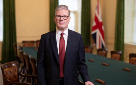Primeiro-ministro brit&acirc;nico Keir Starmer renuncia ao cargo