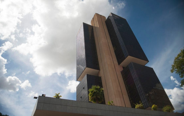 BC recomenda n&atilde;o reagir a choques de oferta