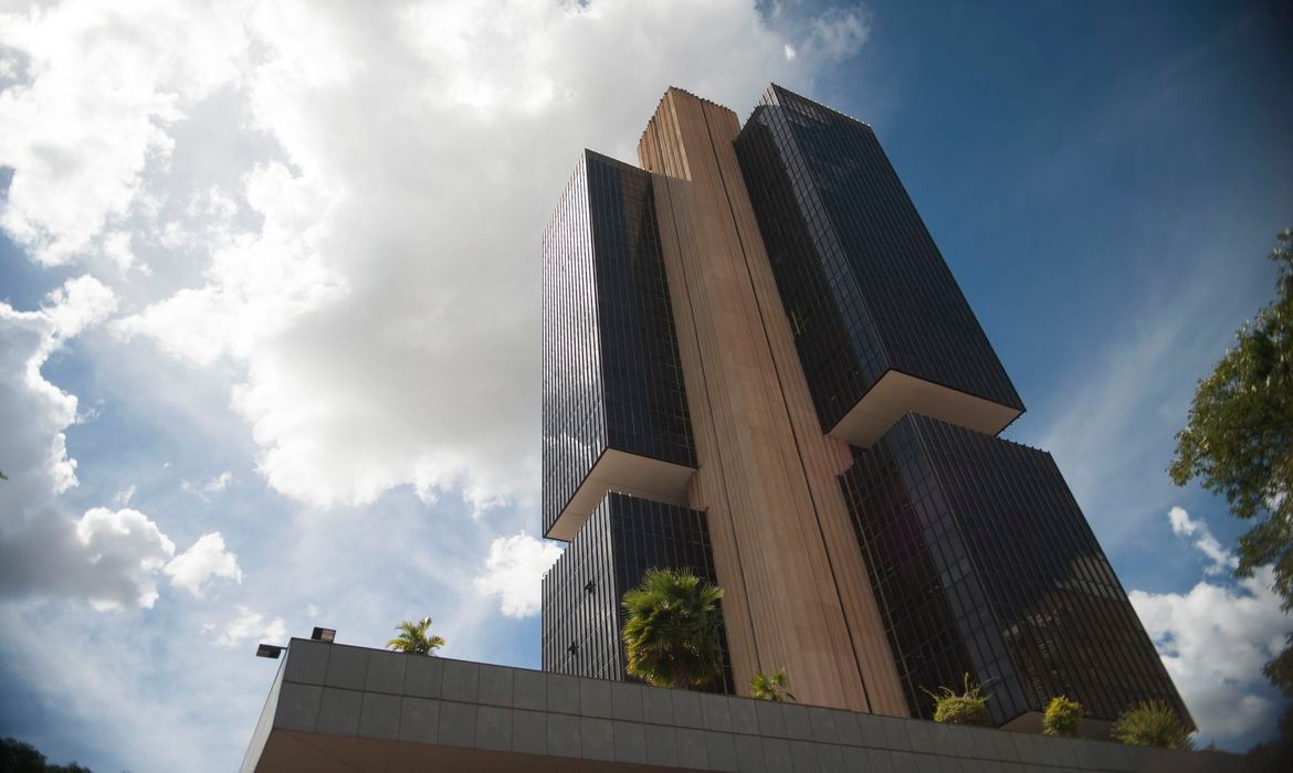 BC recomenda n&atilde;o reagir a choques de oferta