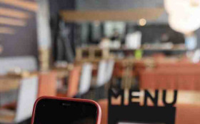 Santa B&aacute;rbara: projeto pro&iacute;be menu exclusivo por QR Code