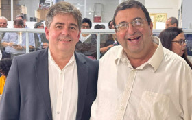 Munir Neto entrega honraria a 2&ordm; presidente da Firjan