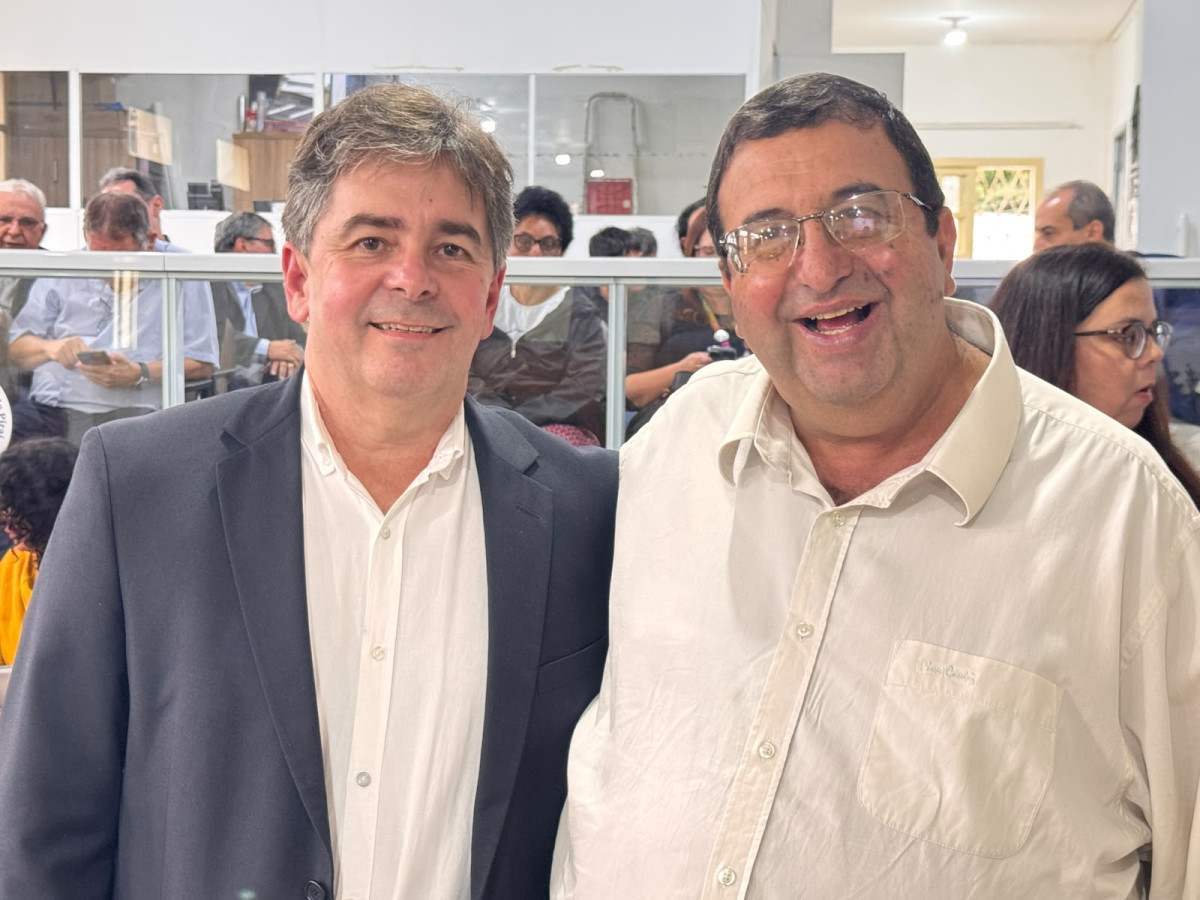 Munir Neto entrega honraria a 2&ordm; presidente da Firjan
