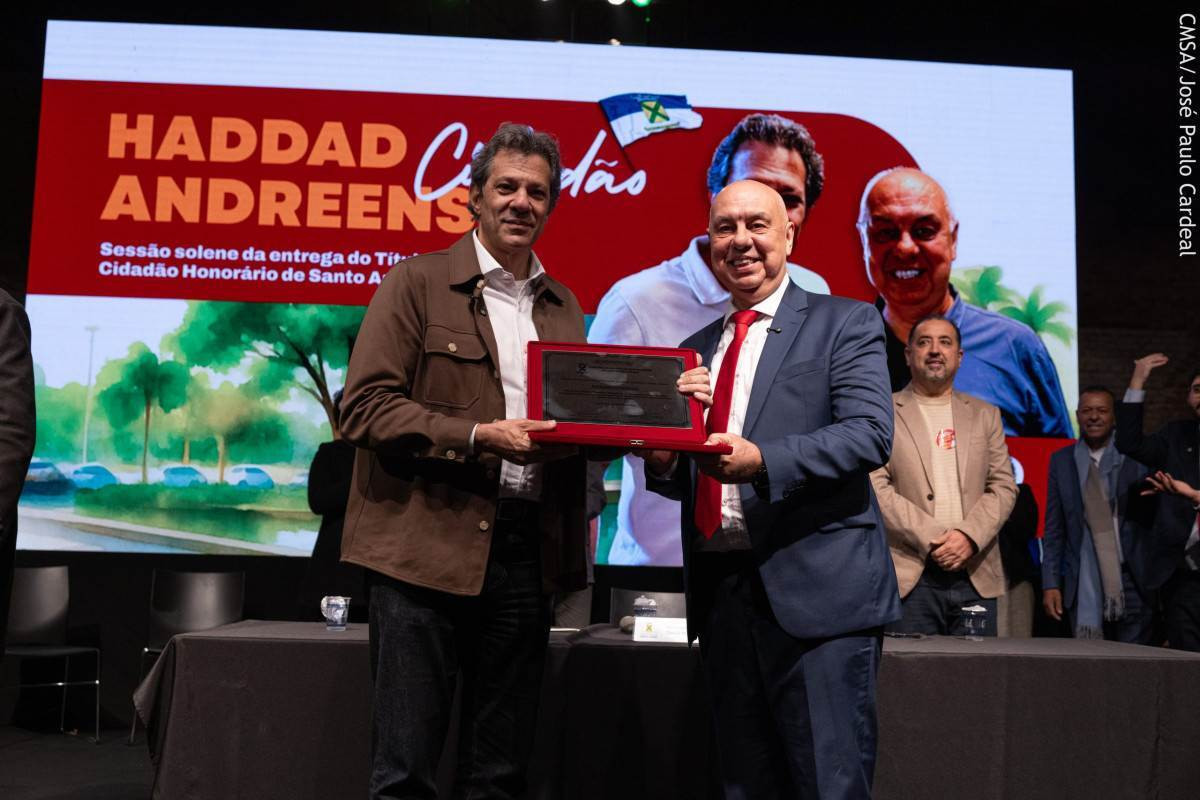Haddad recebe homenagens em Santo Andr&eacute;