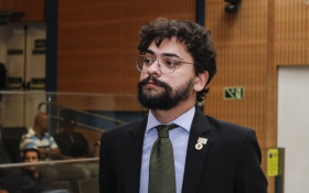 Vini entrega defesa; comiss&atilde;o tem 5 dias &uacute;teis para analisar