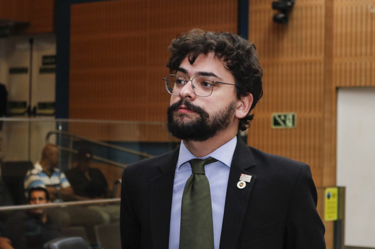 Vini entrega defesa; comiss&atilde;o tem 5 dias &uacute;teis para analisar