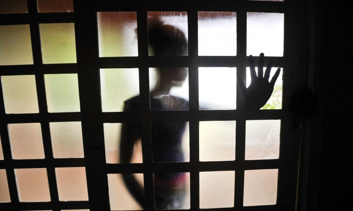 Em 5 anos, den&uacute;ncias de viol&ecirc;ncia infantojuvenil crescem 125%
