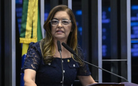Senadora acusa 2 ministros de Lula de serem c&uacute;mplices de empres&aacute;rio preso pela PF