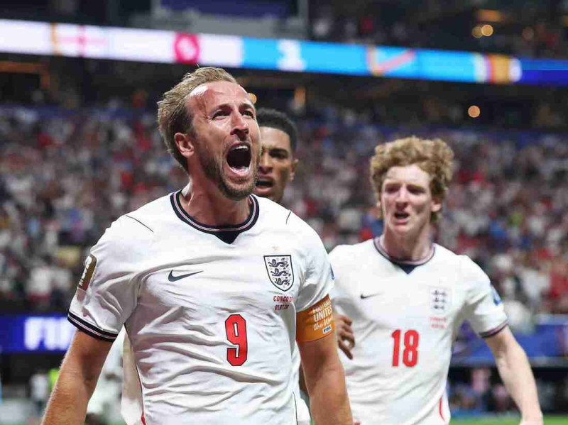 Harry Kane &eacute; eleito o melhor jogador do mundo