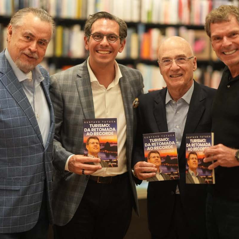 Netto Moreira, diretor-geral do cluster de luxo da Accor no Rio; o presidente da Fecomércio RJ, Antonio Florêncio; e o empresário Alexandre Accioly