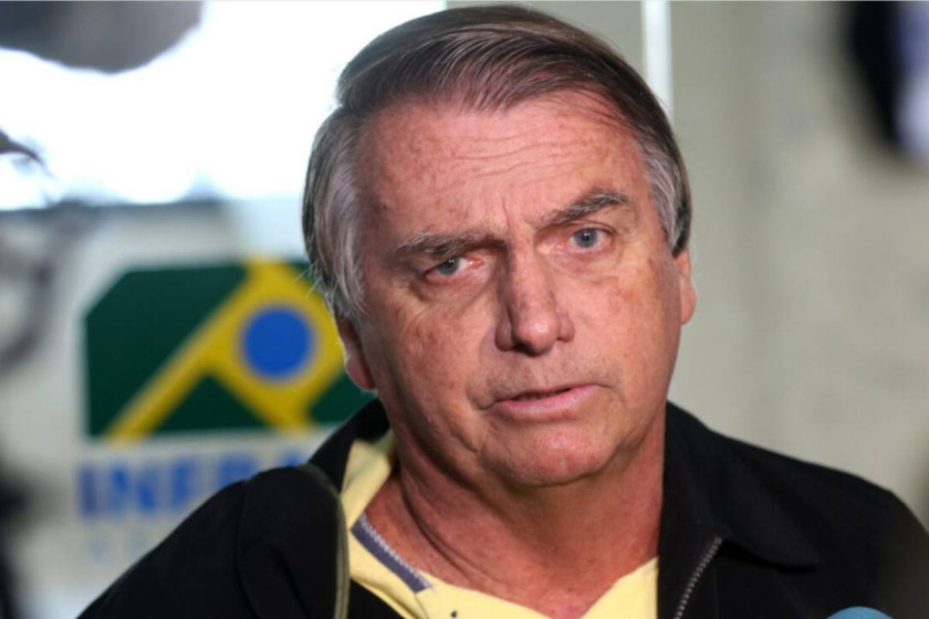 Defesa de Bolsonaro desiste de pedido de suspens&atilde;o de pena apresentado ao STF