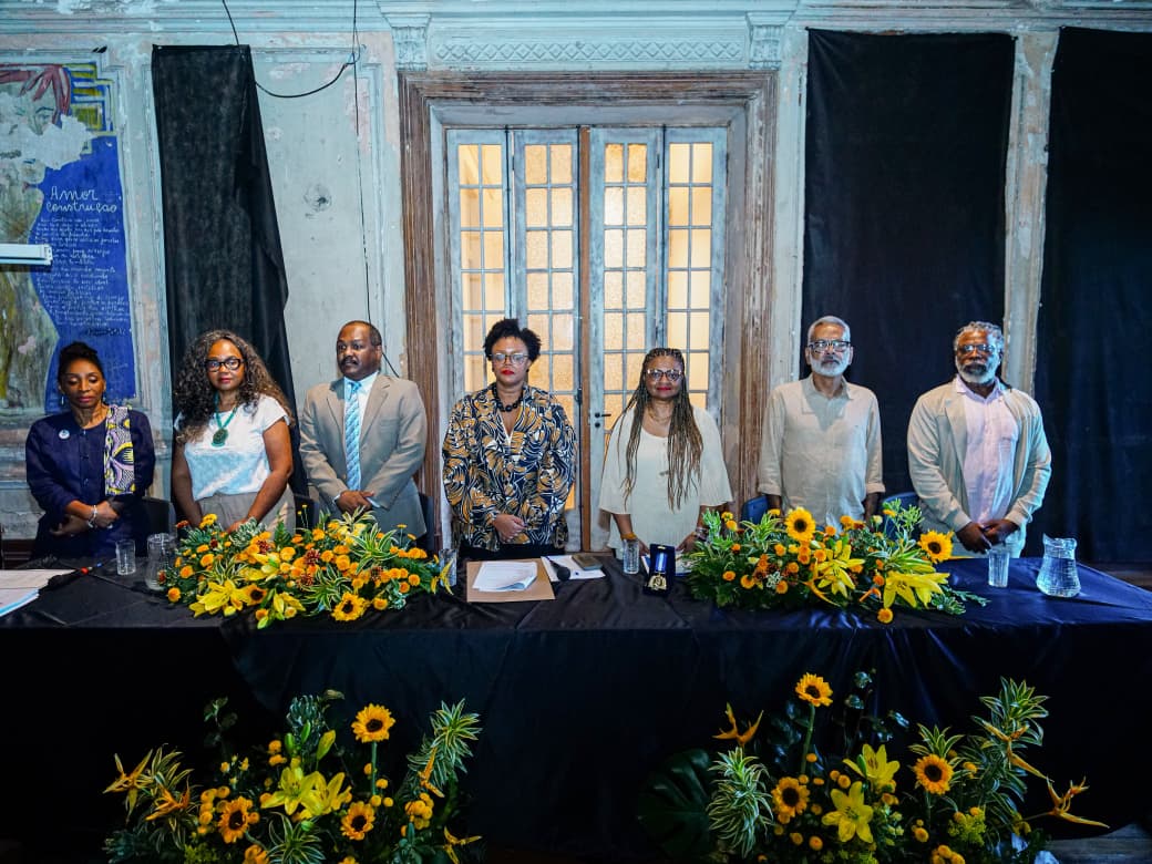 Ex‑ministra Nilma Gomes recebe Medalha Chiquinha Gonzaga na UFRJ