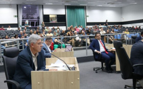 Legislativo de Paul&iacute;nia aprova diretrizes do Or&ccedil;amento de 2027
