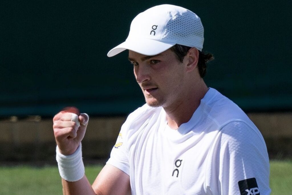 Jo&atilde;o Fonseca vence e avan&ccedil;a para a terceira rodada de Winbledon