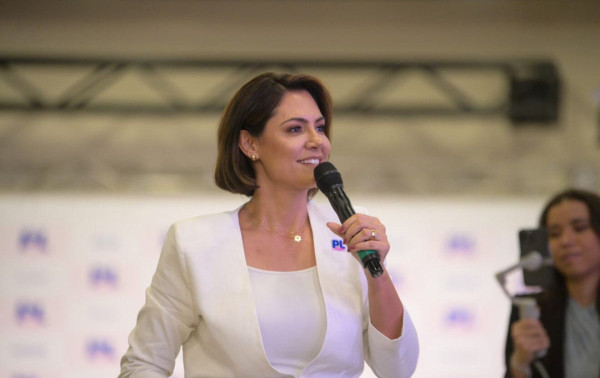 Entrada de Michelle acirra disputa da esquerda