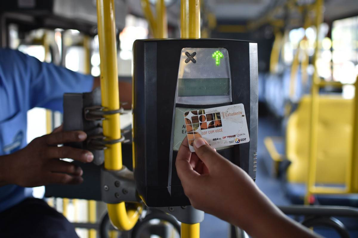CLDF aprova tarifa zero estudantil nos transportes