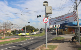 Radar come&ccedil;a a multar no Parque Valen&ccedil;a I, em Campinas