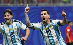 Em tarde inspirada, Messi comanda a virada da Argentina