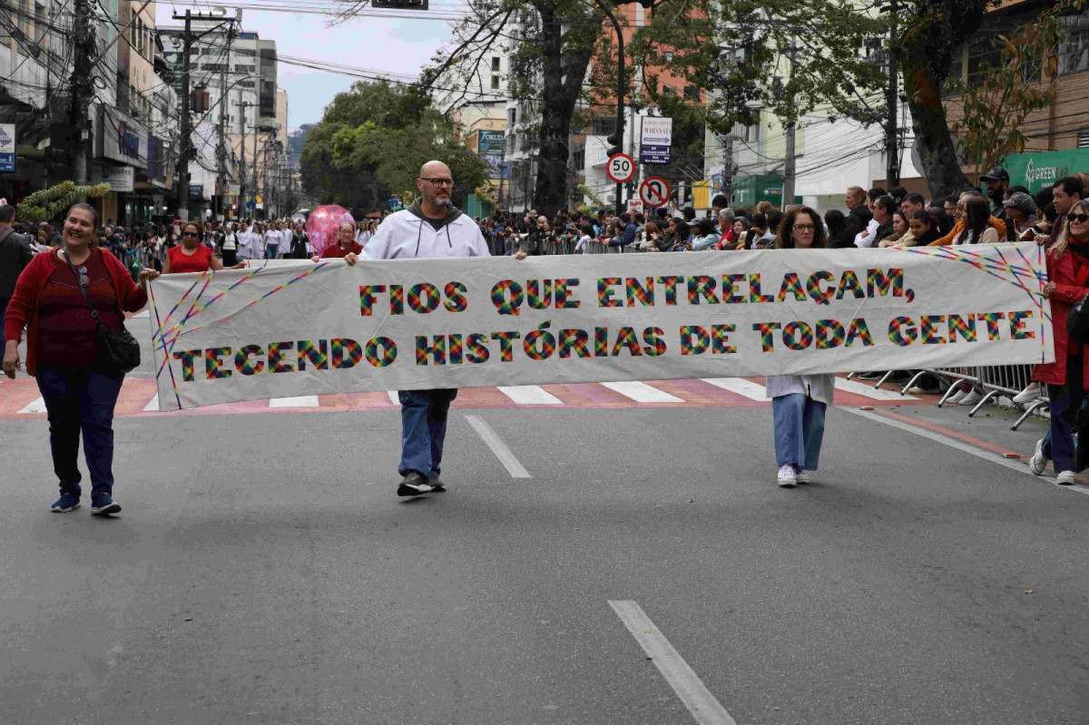 Teres&oacute;polis celebra anivers&aacute;rio de 135 anos com Desfile C&iacute;vico