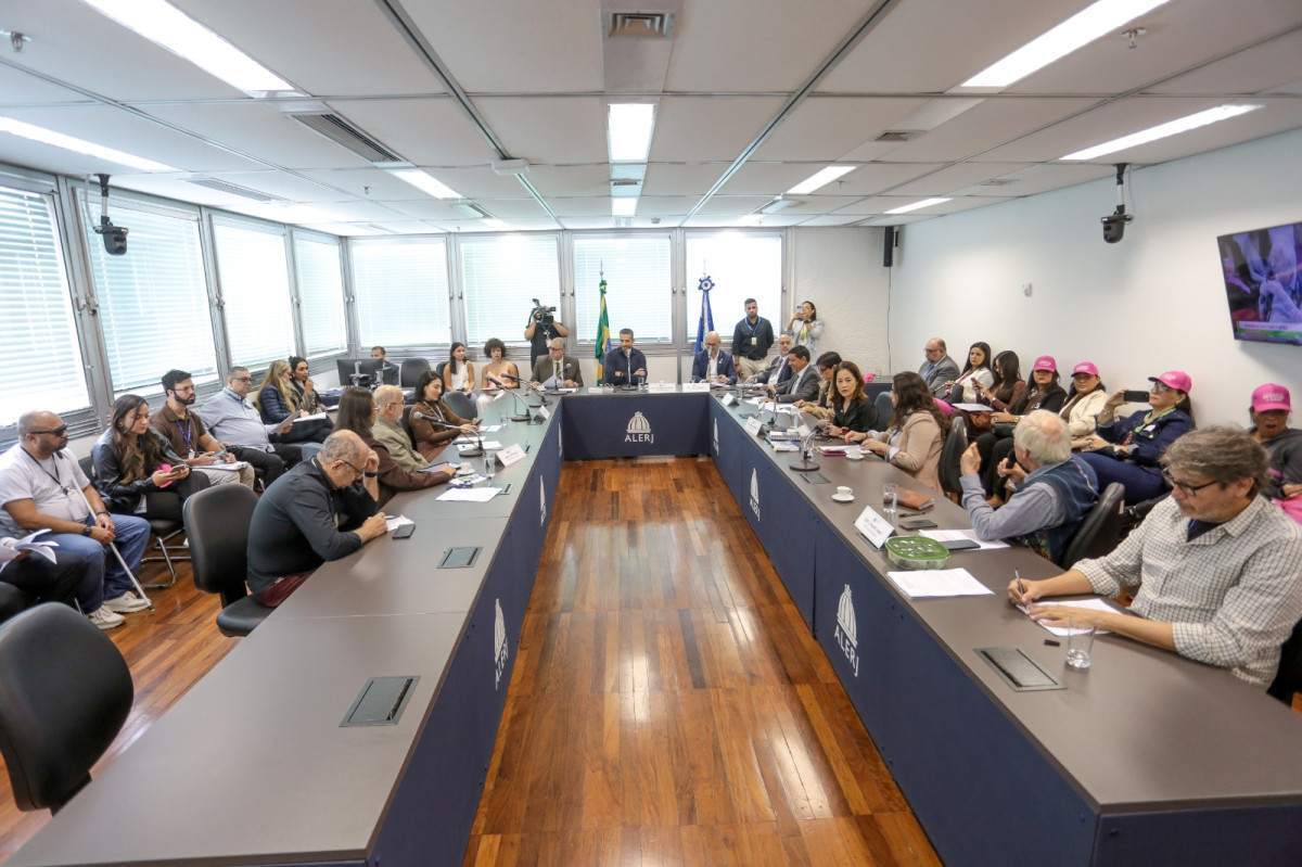 Alerj aprova tornozeleira rosa para agressores de mulheres