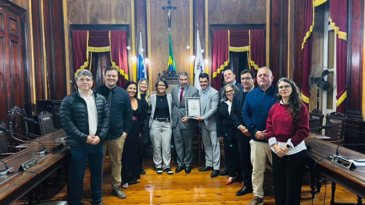 OAB Petr&oacute;polis &eacute; homenageada pela C&acirc;mara