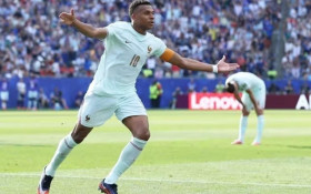 Fran&ccedil;a carimba vaga na semifinal, e Mbapp&eacute; segue ca&ccedil;ada a Messi