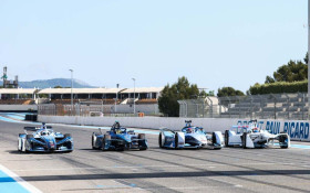 Fefo Barrichello e Lucas di Grassi pilotam em Goodwood pela F&oacute;rmula E