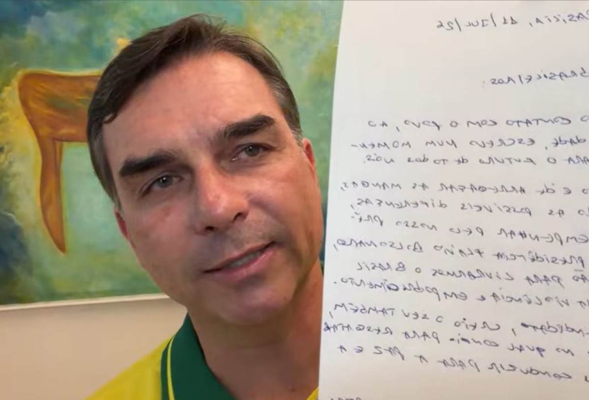 Em carta, Bolsonaro pede uni&atilde;o sem citar briga entre Fl&aacute;vio e Michelle