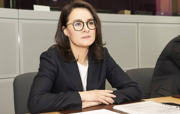 Zelenski anuncia mudan&ccedil;as e substitui a primeira‑ministra