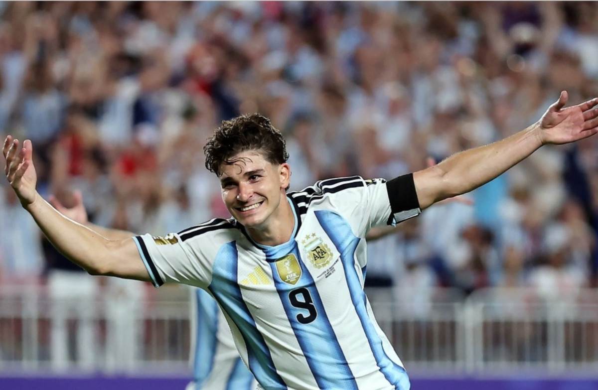 Argentina supera a Su&iacute;&ccedil;a por 3 a 1 e enfrenta a Inglaterra na semi