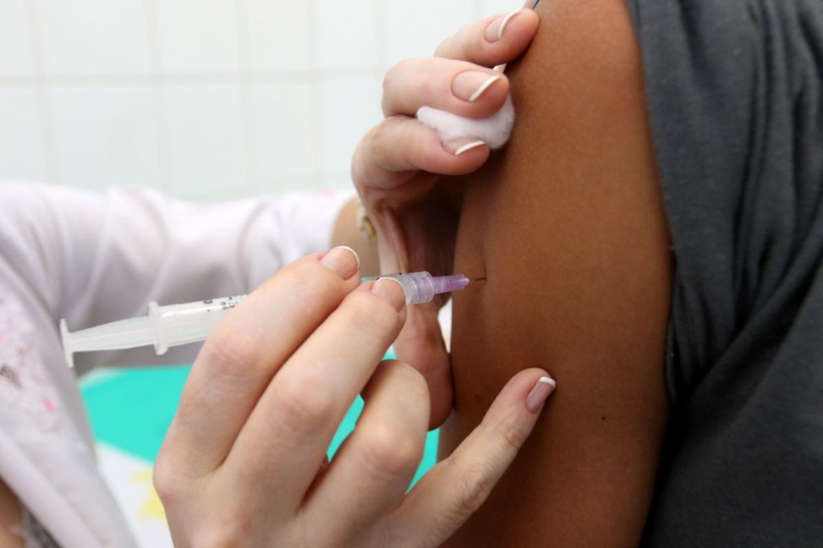 Hortol&acirc;ndia mant&eacute;m vacina&ccedil;&atilde;o contra o HPV para adolescentes at&eacute; dezembro