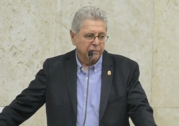 Projeto cria pol&iacute;tica contra viol&ecirc;ncia a educadores