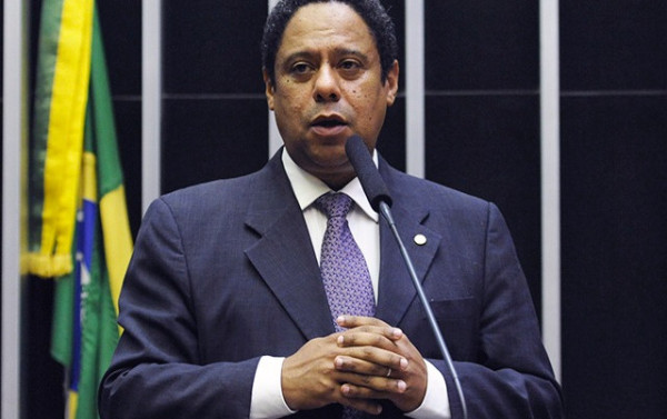 Orlando Silva pede investiga&ccedil;&atilde;o no MP Eleitoral contra Fl&aacute;vio Bolsonaro