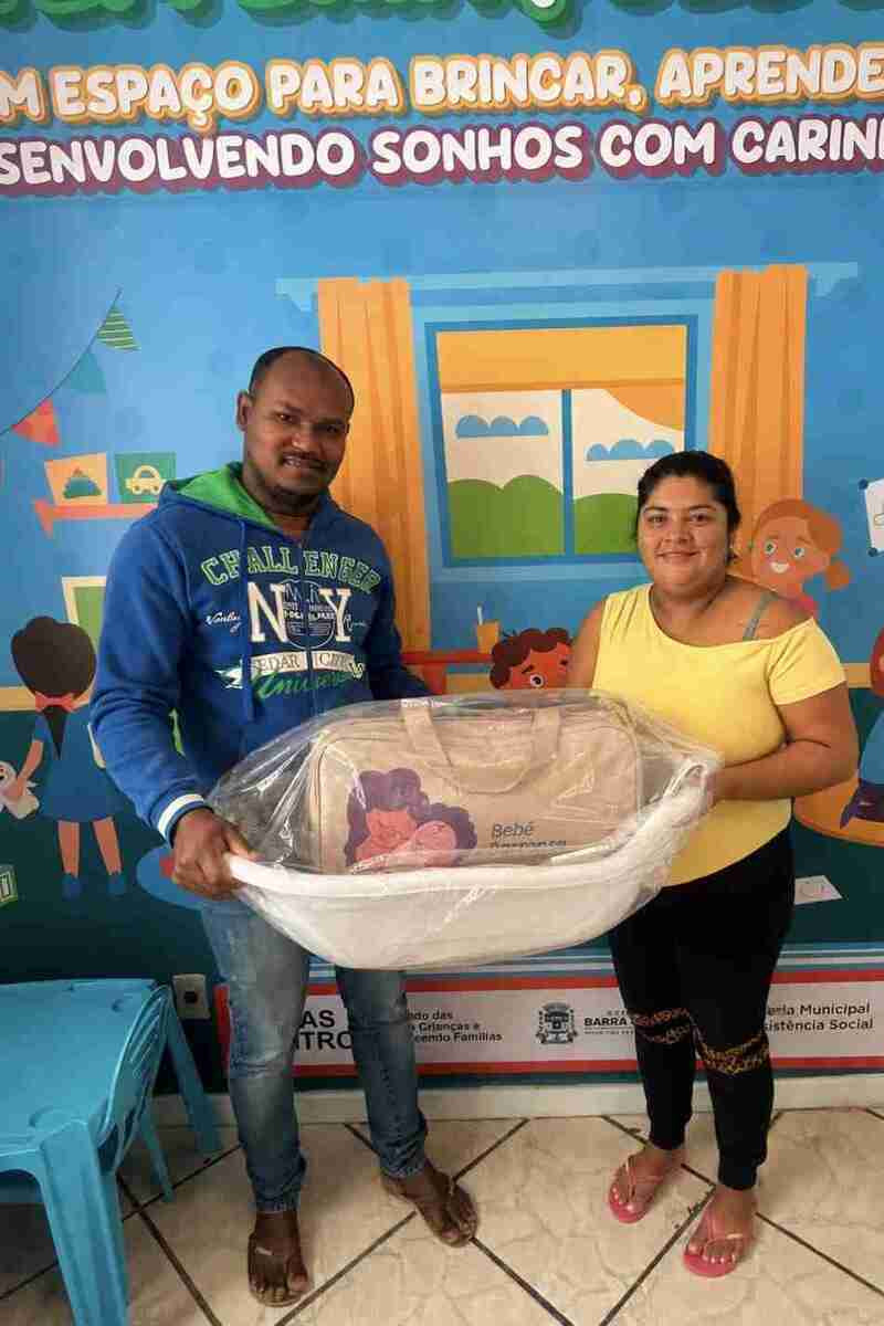 Assist&ecirc;ncia Social de Barra do Pira&iacute; entrega kits maternidade