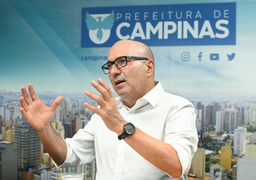 Cobran&ccedil;as ao prefeito