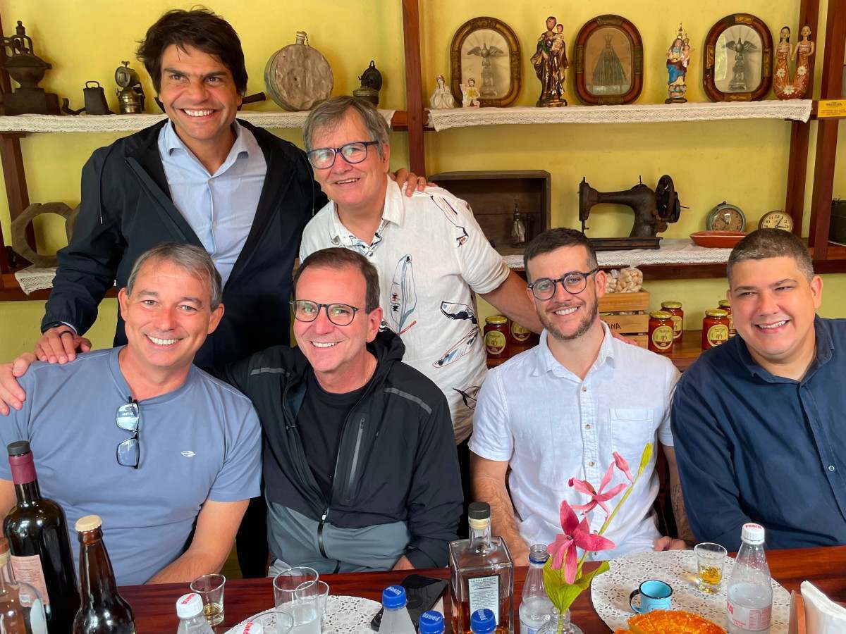 Encontro pol&iacute;tico em Paraty